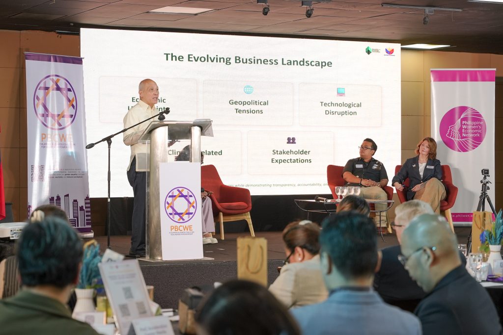 SEC Commissioner Quevedo during his presentation